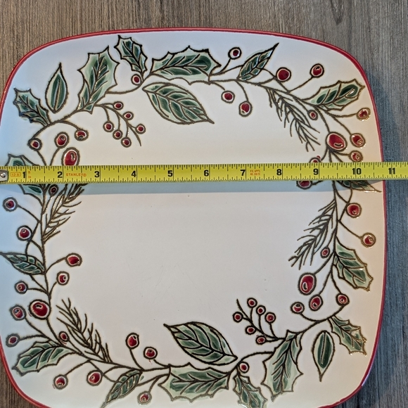 InHomeStylez Christmas Holly Berry Etched Square Dinner Plates (2) - Picture 14 of 16